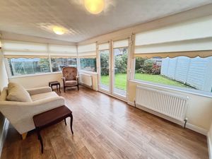 Sun room- click for photo gallery